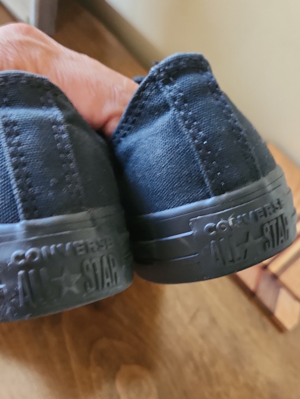 Converse Unisex Classic Black Canvas Low-Top Sneakers Women's Size 8.5 - Picture 9 of 10